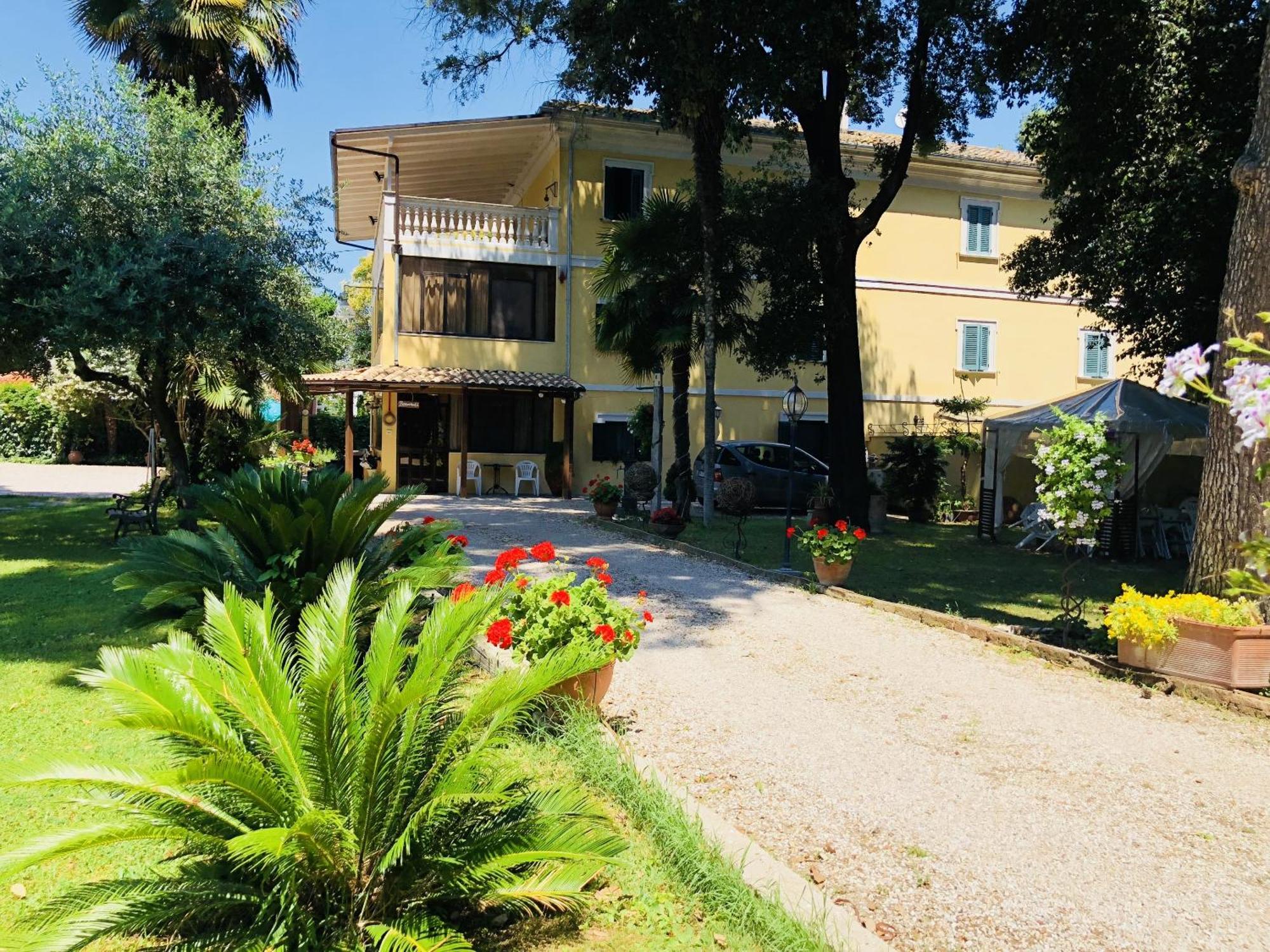 Villa Berghella Montesilvano Exterior foto